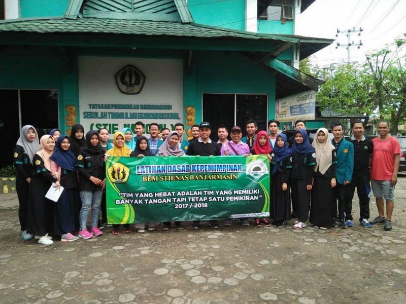 Pelepasan BEM STIENAS Banjarmasin untuk kegiatan LDKM ( Latihan Dasar Kepemimpinan Mahasiswa)  dan Bakti sosial di Kabupaten Tanah Laut.